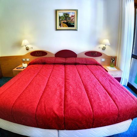 Albergo Miramonti Rabbi Ruang foto