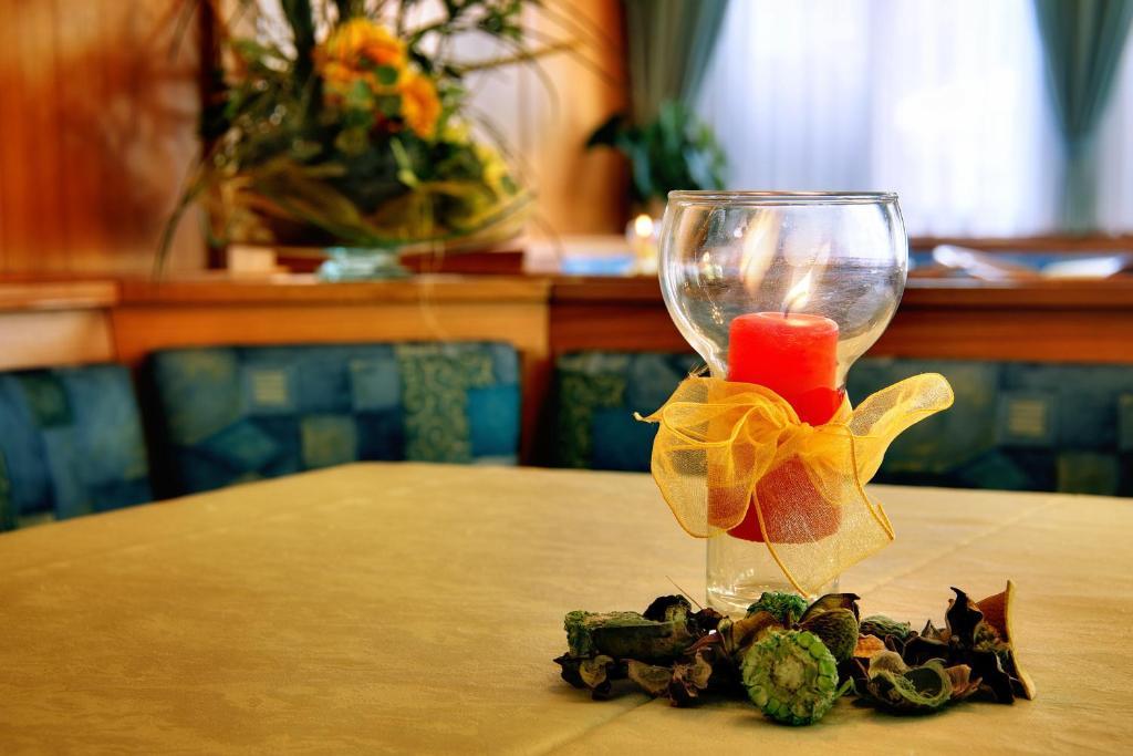 Albergo Miramonti Rabbi Bagian luar foto